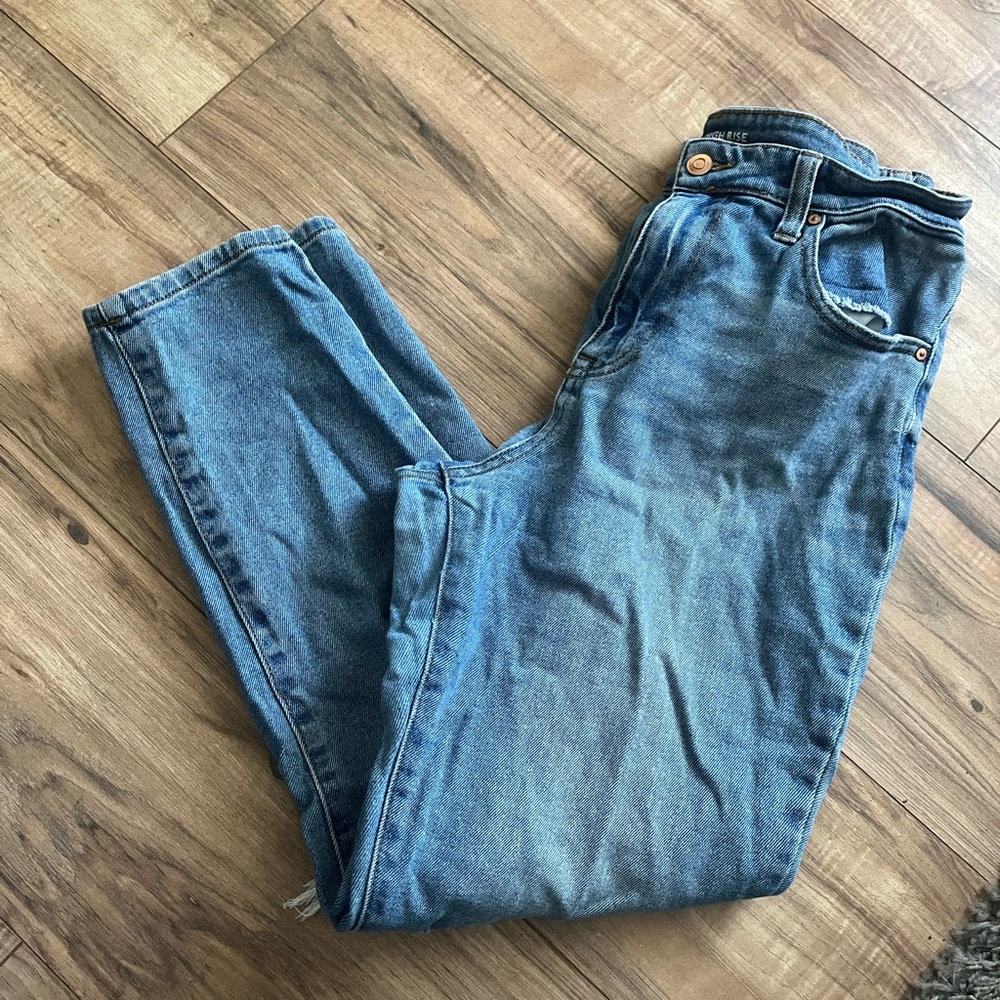 Distressed Jeans 👖 - Picture 2 of 4